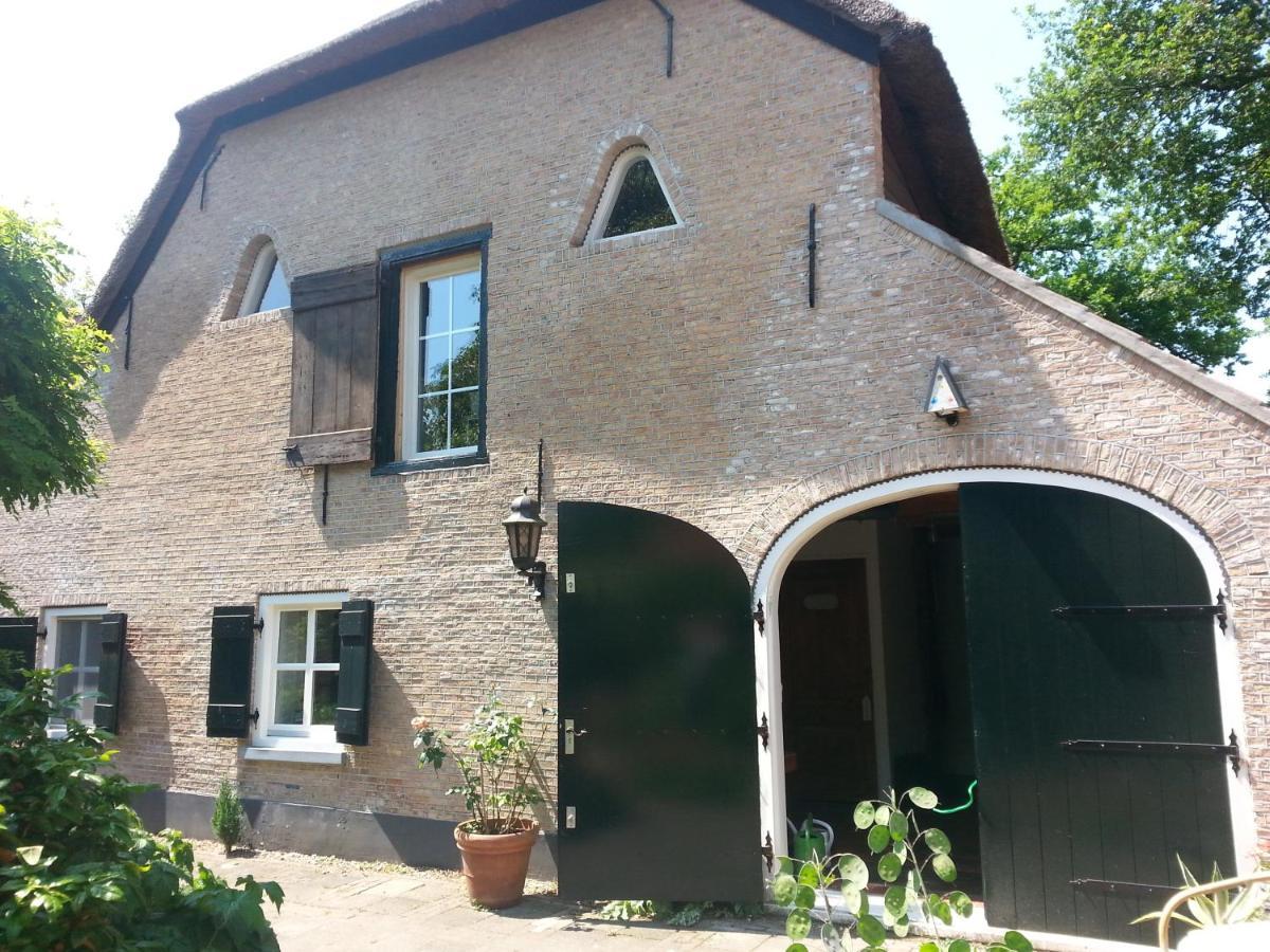 B & B De Pimpelmees 's-Gravenmoer ภายนอก รูปภาพ