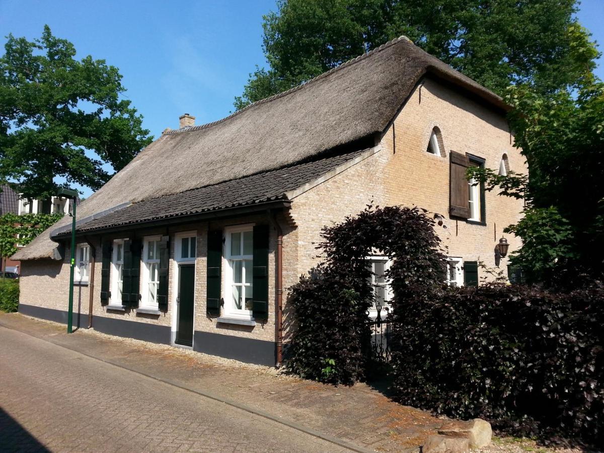 B & B De Pimpelmees 's-Gravenmoer ภายนอก รูปภาพ